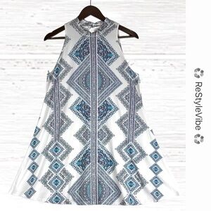 BLU PEPPER Women’s Size M Dress Mini Length Shift Style High Neckline Knit